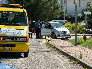 Scontro tra auto e moto, muore un centauro di 61 anni